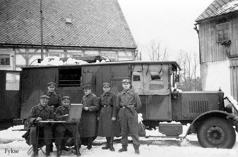 Motorised radio unit with Kfz. 61